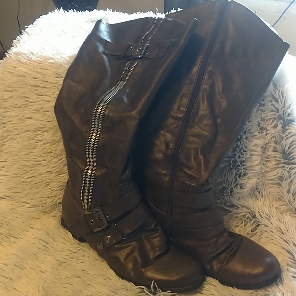 Brown inside zipper calf boots